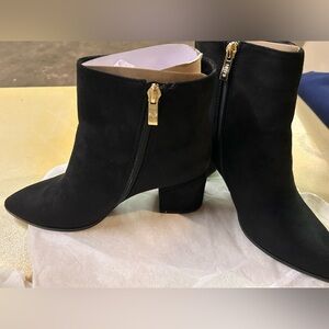 Elegant Black Ankle Boots